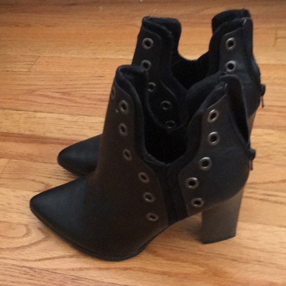 Black heeled booties - Picture 3 of 5